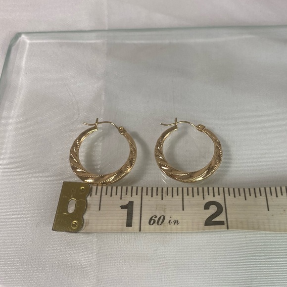 14K YELLOW GOLD vintage twisted hoop earrings REAL GOLD - Picture 5 of 13